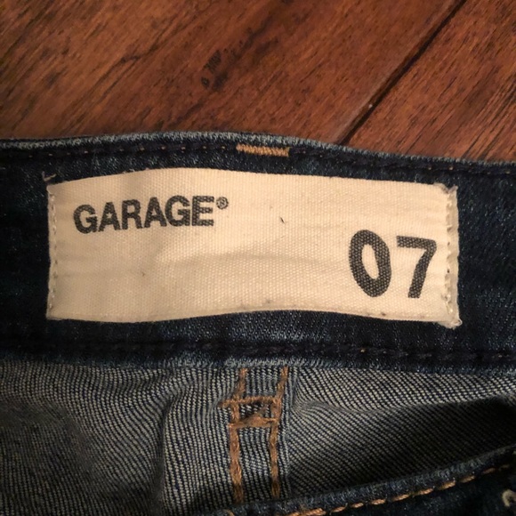 Blue Jeans - Picture 3 of 3